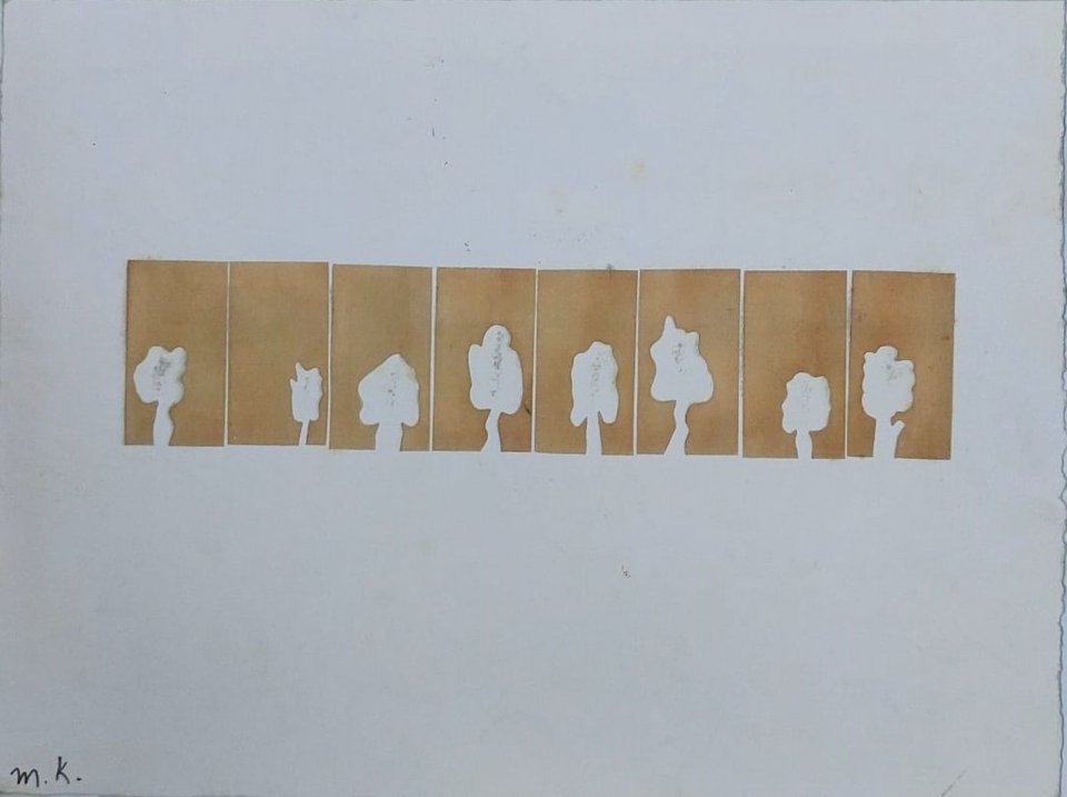 עצים על רקע מוזהב