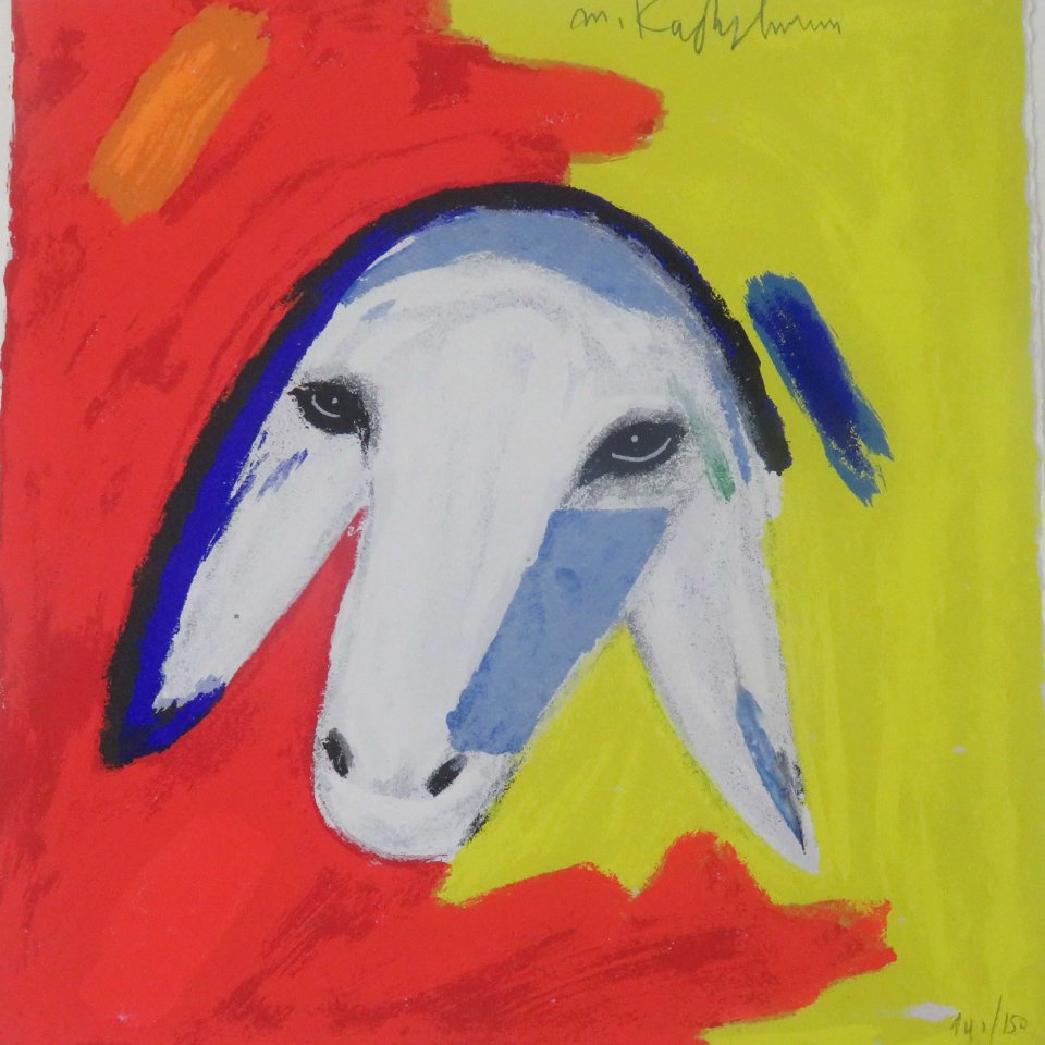 כבשה על רקע צהוב ואדום