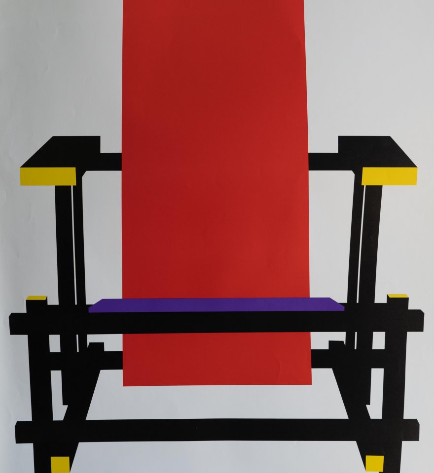 כיסא אדום וכחול