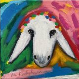 כבשה חגיגית על כתמים צבעוניים